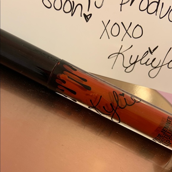 Kylie Jenner lipstick ❤️ - Picture 2 of 4